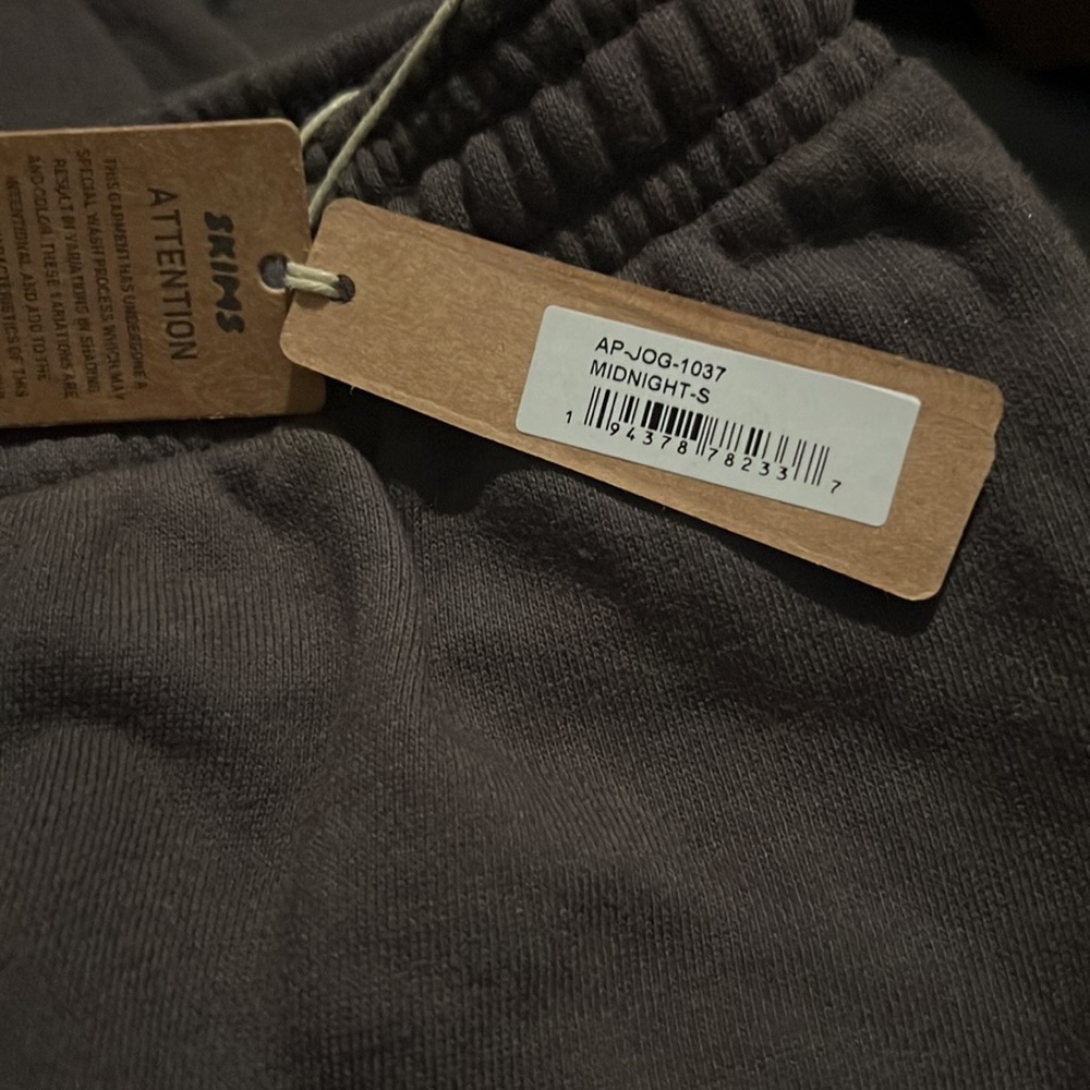 Skims Outdoor Fleece Pullover - Picture 9 of 10